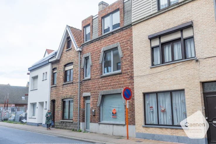 Ruime woning met 5 slaapkamers in Bredene