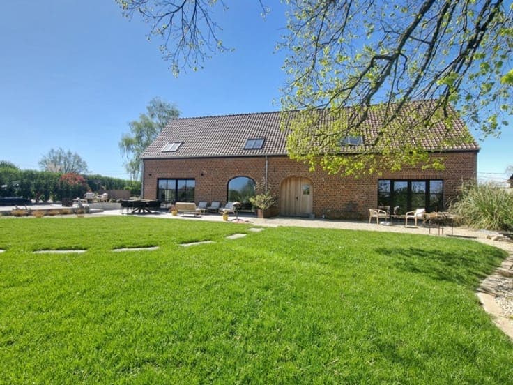 House in Frasnes-lez-Anvaing