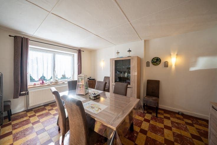 Peaceful 4-bedroom home in Opont