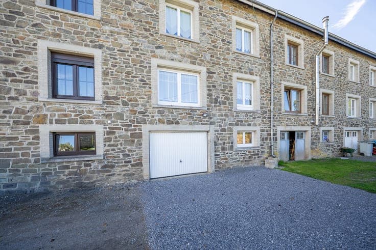 Peaceful 4-bedroom home in Opont