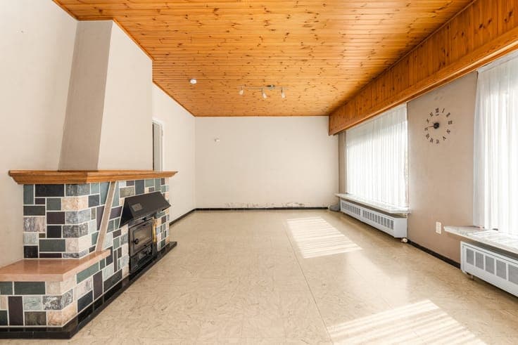 Semi-detached house to renovate in Nieuwkerken