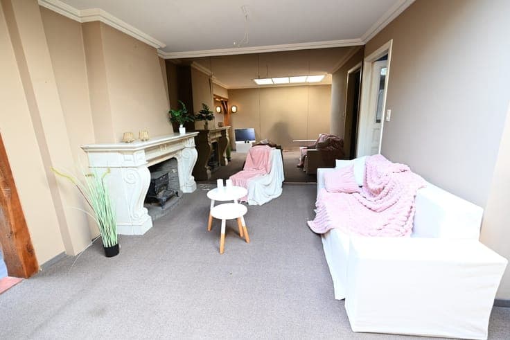 CENTRAAL gelegen WONING mét DUBBELE GARAGE!!