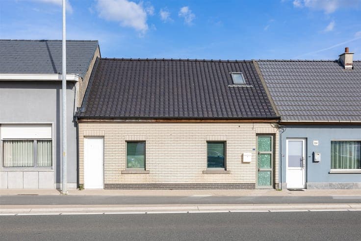 Charming 3-bedroom home with a terrace in Lebbeke