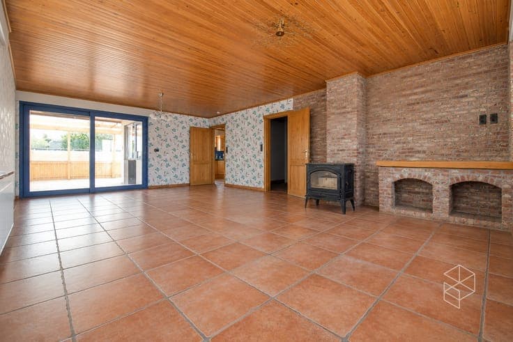 UITSTEKEND GELEGEN WONING (BJ2006) met 3 SLPK en TUIN