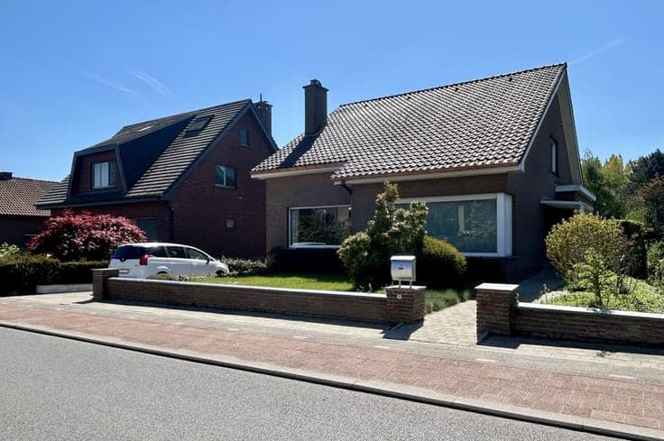 Instapklare woning met prachtige tuin in het rustige Korb...
