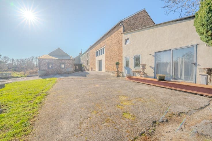 Exceptional Estate in Héron