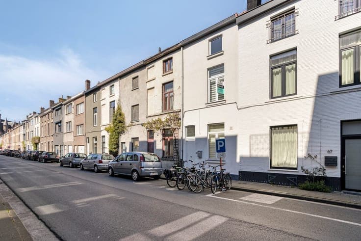 Gerenoveerde stadswoning op populaire locatie