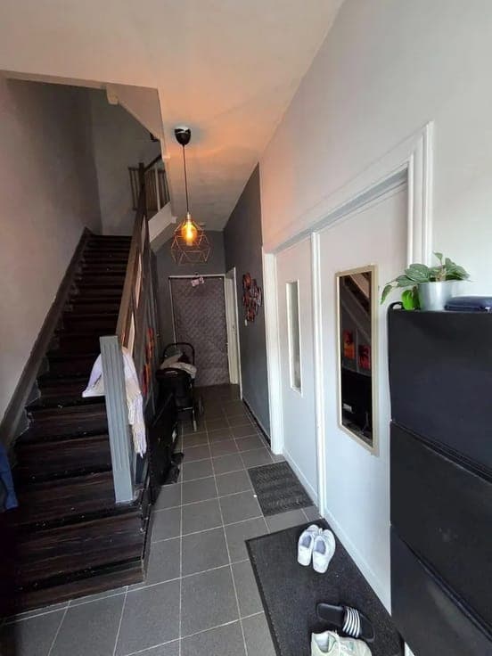 Terraced house with 5 bedrooms.