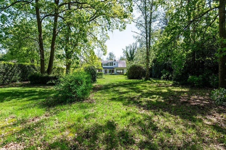 Villa to renovate in highly sought after location