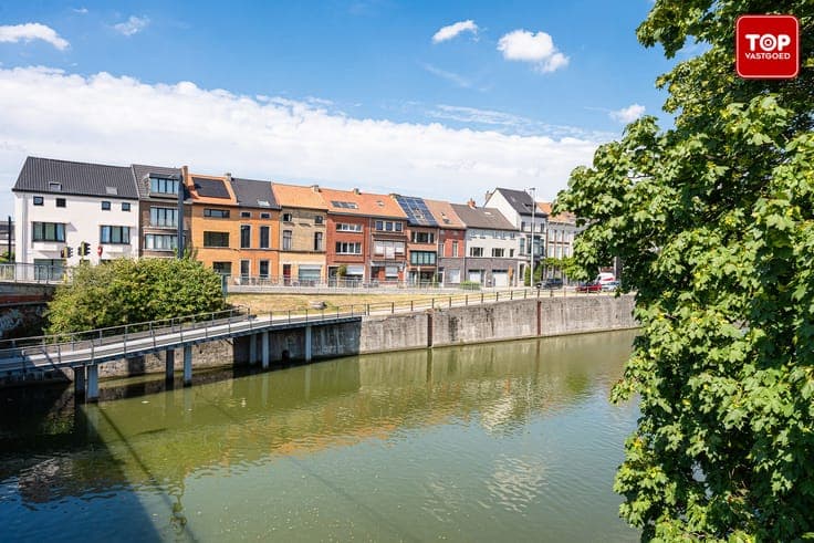 Totaal gerenoveerde woning met 3 slaapkamers en tuin (EPC A)