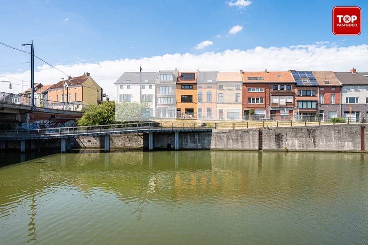 Totaal gerenoveerde woning met 3 slaapkamers en tuin (EPC A)