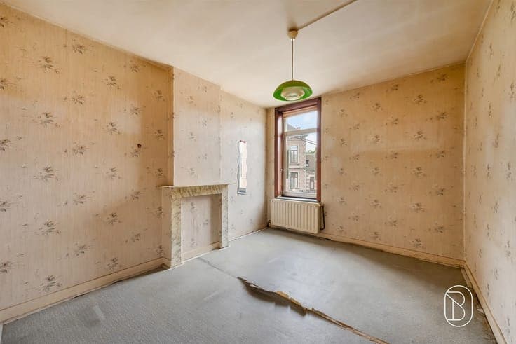 House in need of renovation in the center of Lessines: IDEAL