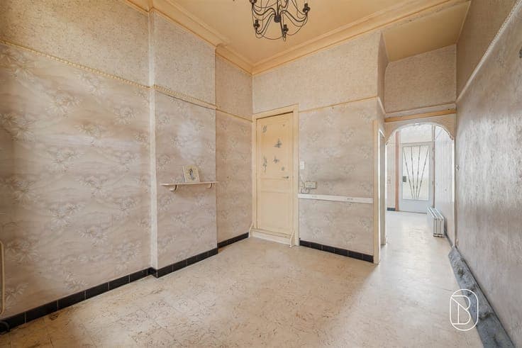 House in need of renovation in the center of Lessines: IDEAL