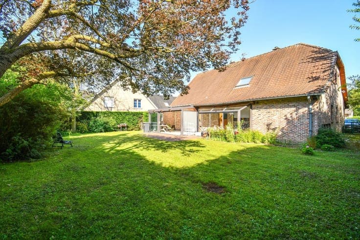 Beautiful villa with 4 bedrooms and a beautiful garden in Za