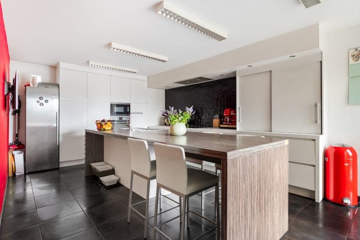 Ruime, instapklare woning met 3 à 4 slpk., garage en tuin...