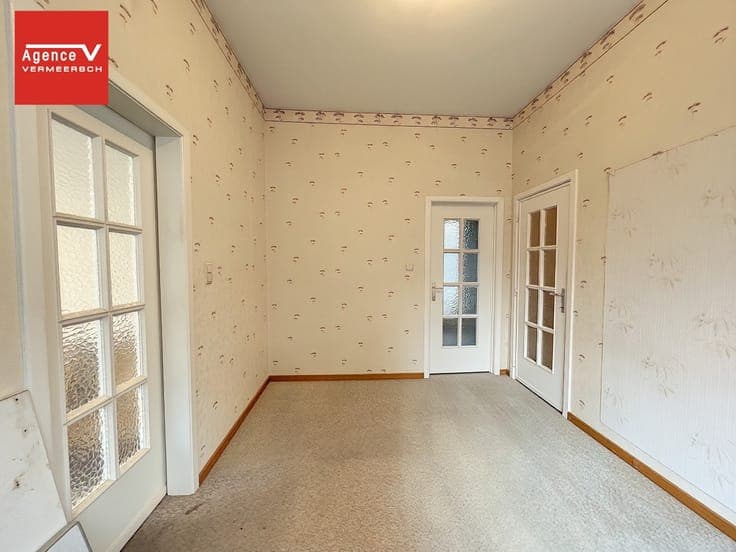 Spacious corner house with commercial space in convenient l