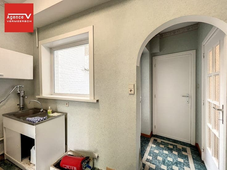 Spacious corner house with commercial space in convenient l