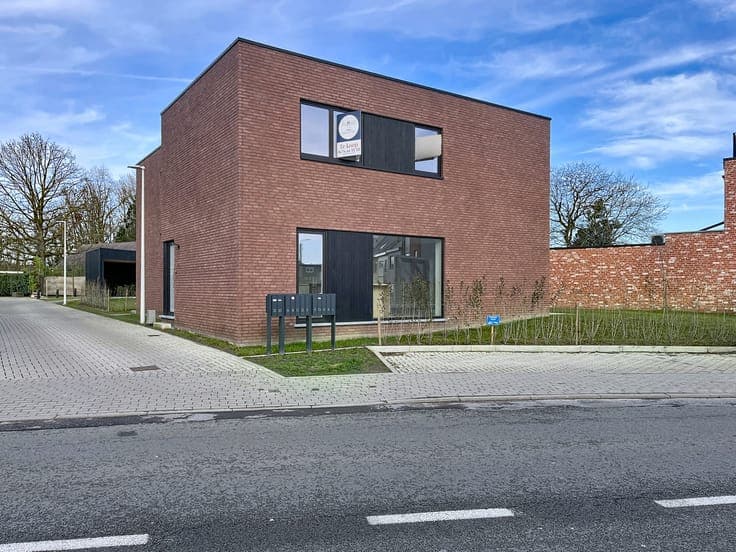 Last new construction home along Cooppallaan in Wetteren