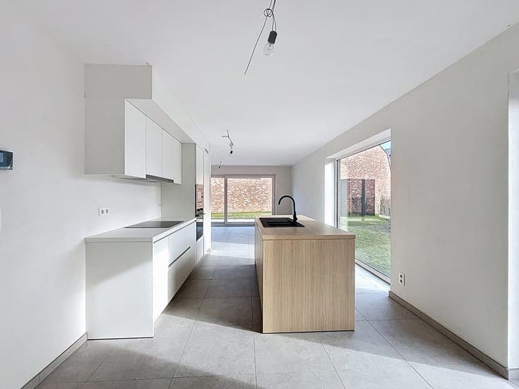 Last new construction home along Cooppallaan in Wetteren