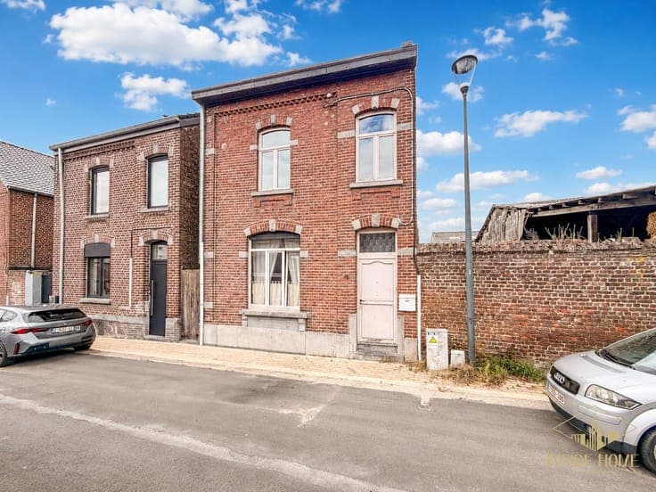 Maison 4 chambres à rénover idéalement située à Marbais