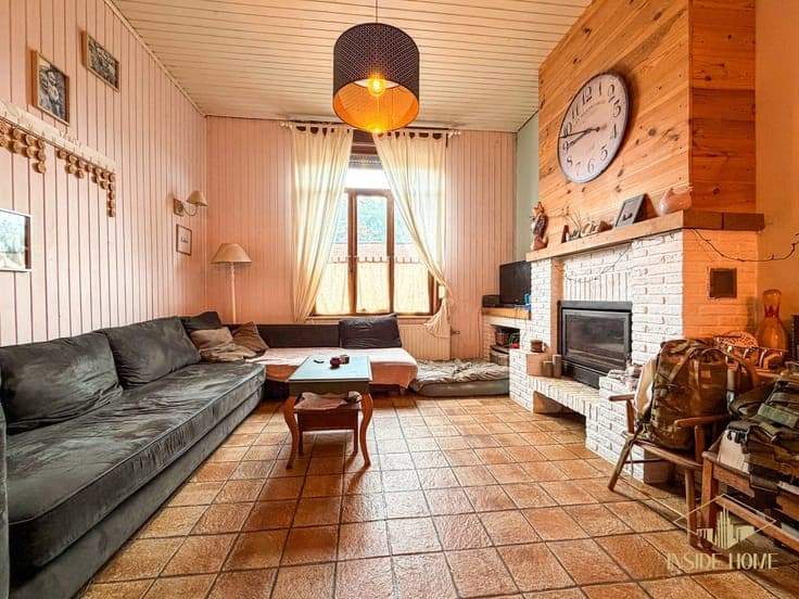 Maison 4 chambres à rénover idéalement située à Marbais