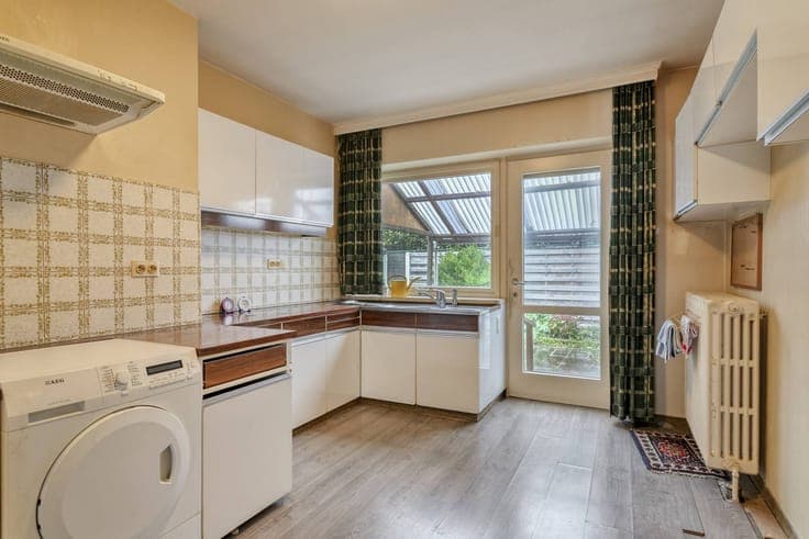 4 bedroom detached house for sale in Anzegem