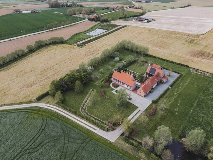 Exceptional country house for sale in Heuvelland on 1HA