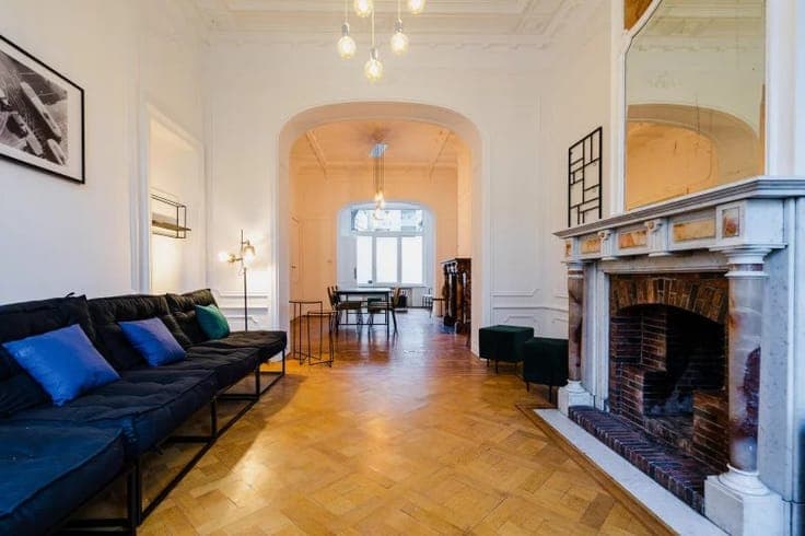 Beautiful mansion near Instit. UE