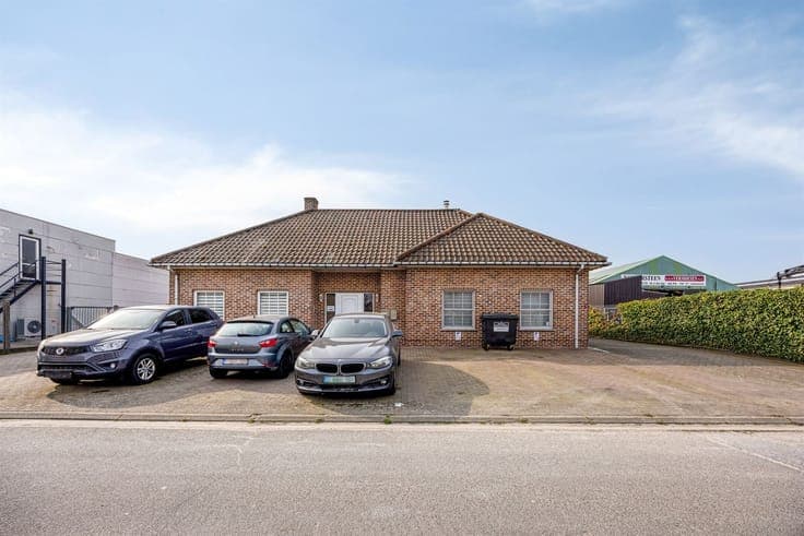Mixed building : home, loft/office and shed with office for