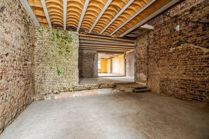 A property in need of renovation with great potential for s…