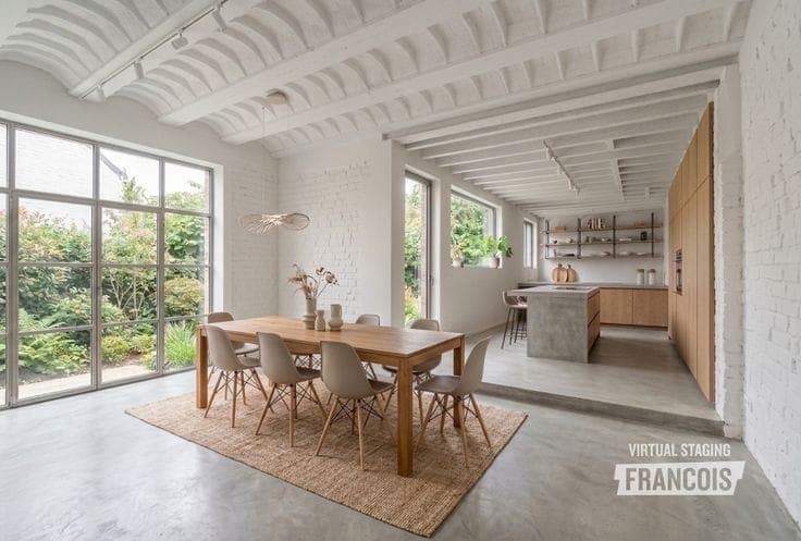 A property in need of renovation with great potential for s…