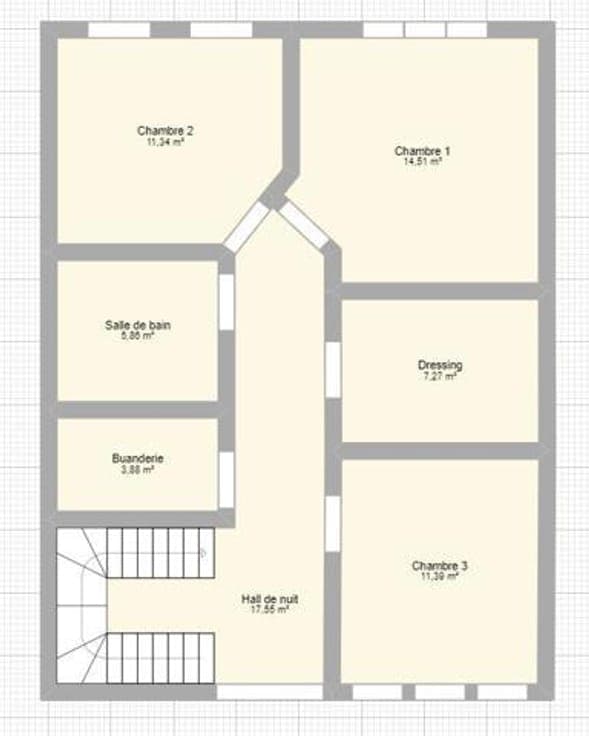 Closed structural work house with a garden in Fouche
