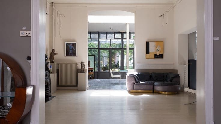 A stunning property in the heart of Huy – Offering exception
