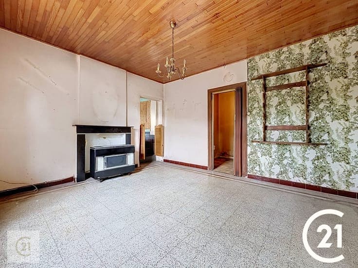 A proximité de toutes les commodités: belle maison en pierre