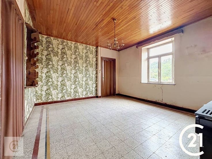 A proximité de toutes les commodités: belle maison en pierre
