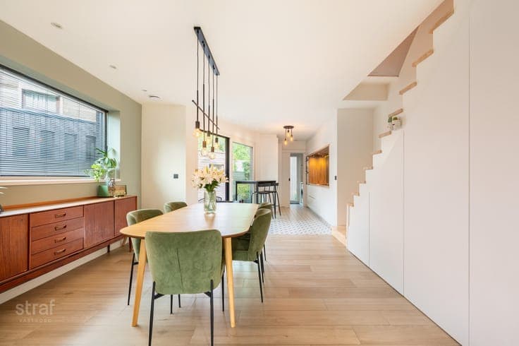 Bijna-nieuwbouwwoning met 4 slpks in hartje Zwijndrecht