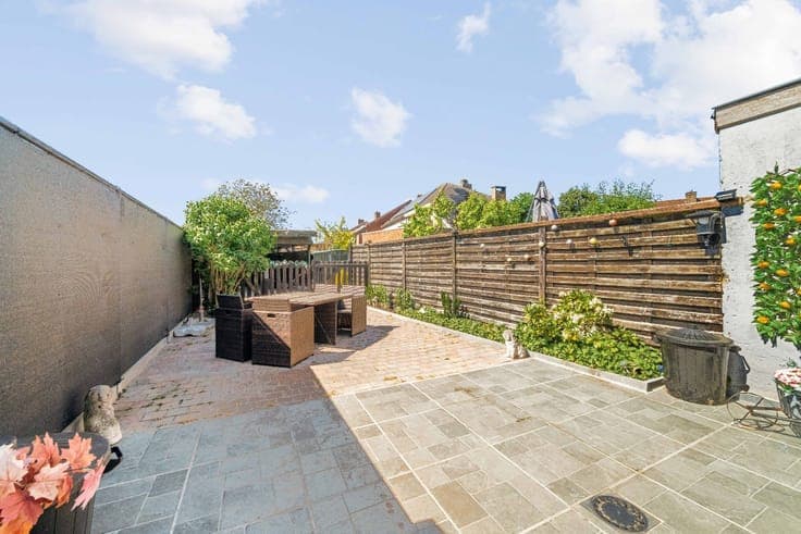 3-bedroom house with GARDEN and GARAGE/CARPORT (accessible