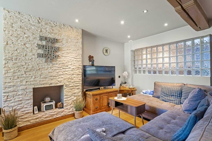 3-bedroom house with GARDEN and GARAGE/CARPORT (accessible