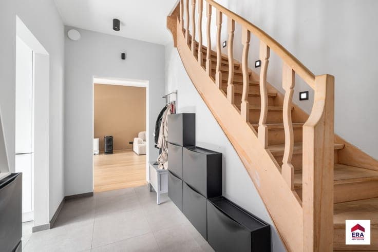 Energy Efficiently Renovated Villa, 5 Bedrooms in Dilbeek