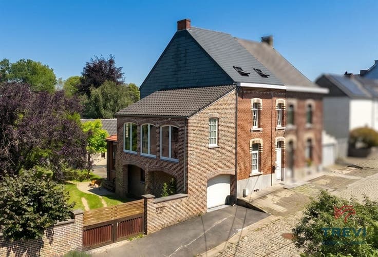 Jolie maison aux volumes exceptionnels & grd jardin