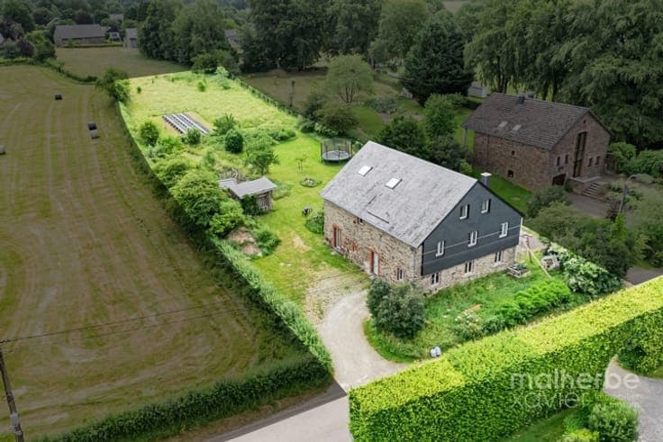 Stunning Eco Farmhouse on a 3,476 m² Plot