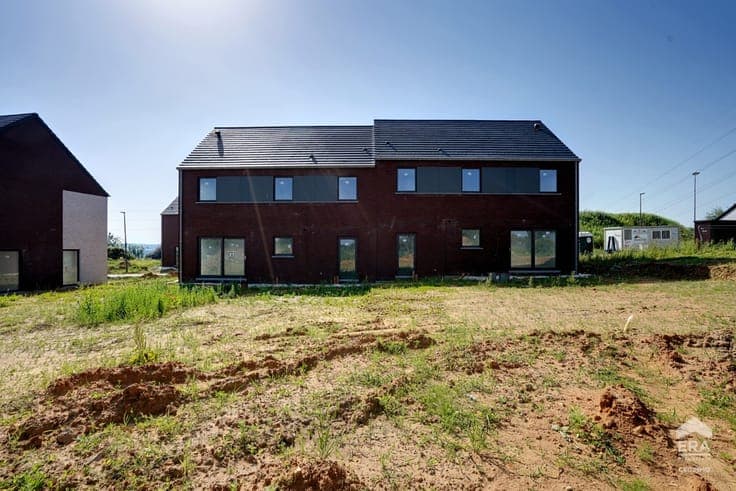 NEW-BUILD HOUSE WITH 3 BEDROOMS OF 190 M² WITH GARDEN – EPB