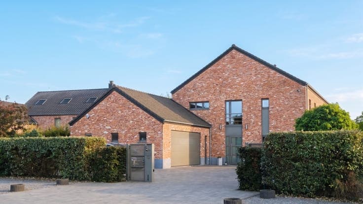 Spacious, luxury villa built in 2013 in Villers-l'Evêque