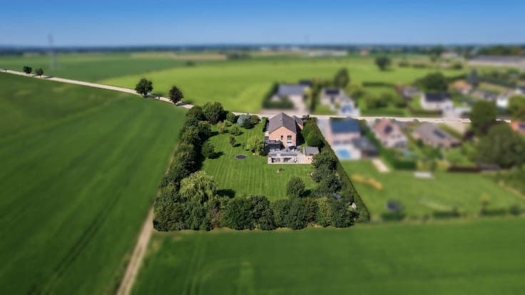 Spacious, luxury villa built in 2013 in Villers-l'Evêque