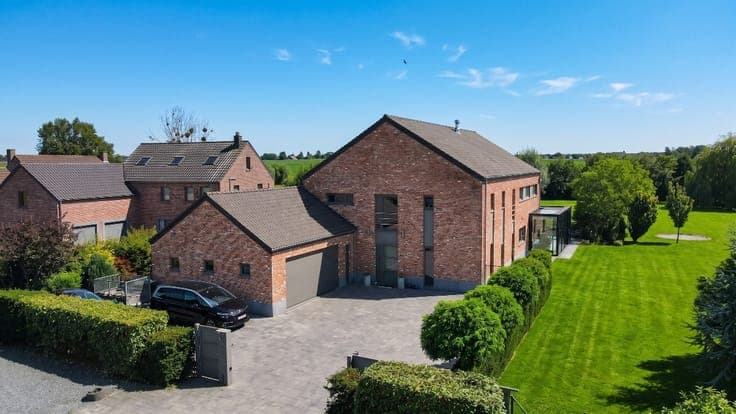 Spacious, luxury villa built in 2013 in Villers-l'Evêque