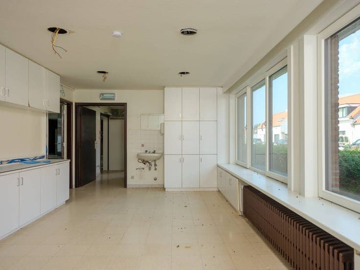 Building with development potential for sale in Lissewege