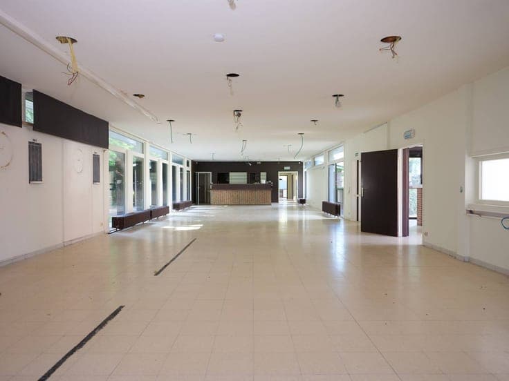Building with development potential for sale in Lissewege