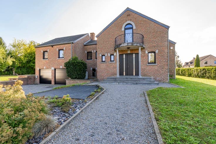 Spacious villa in Waremme