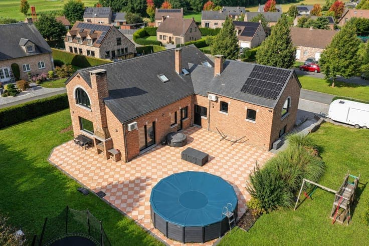 Spacious villa in Waremme