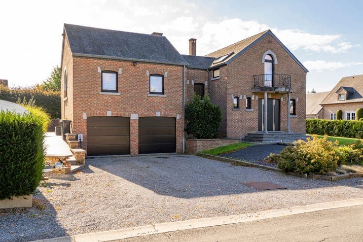 Spacious villa in Waremme
